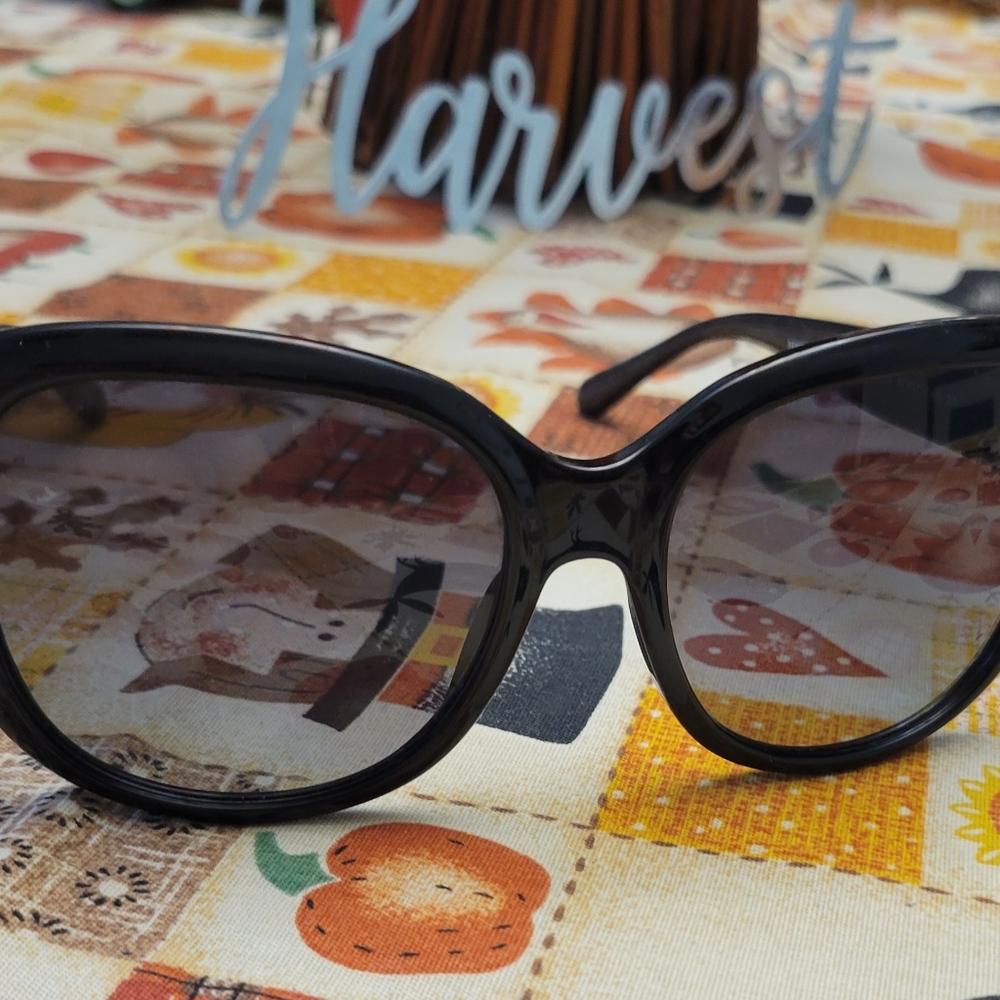Authentic Coach Sunglasses - Picture 4 of 8